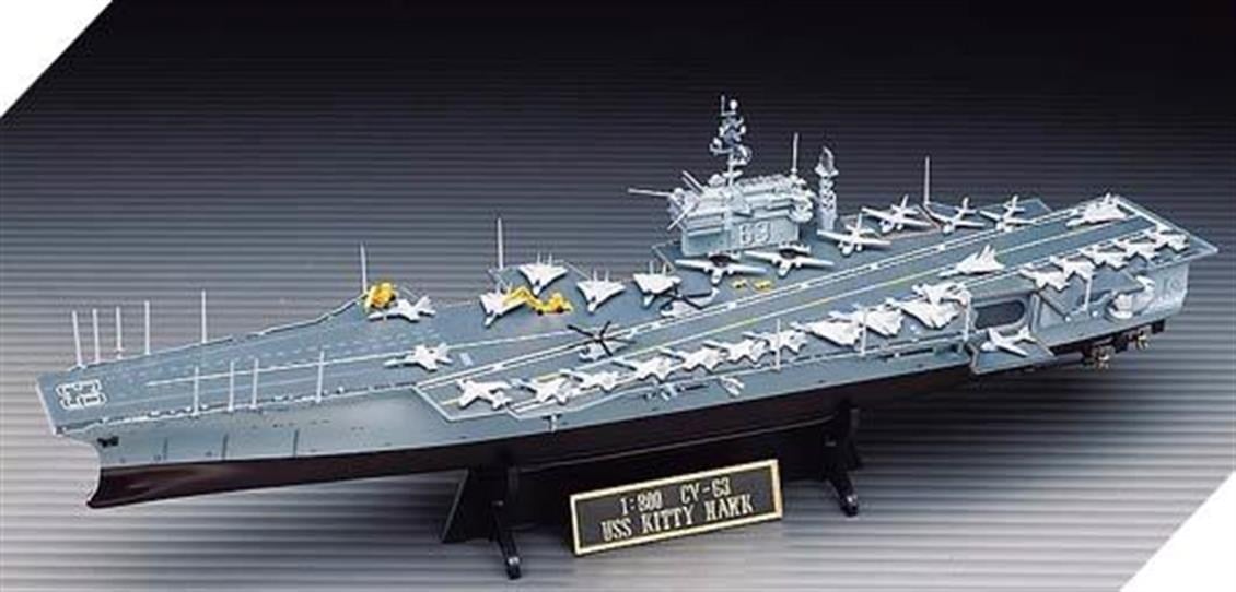 Academy 14210 1/800 Ölçek, U.S.S. CV-63 Kitty Hawk Savaş Gemisi, Plastik Model Kiti