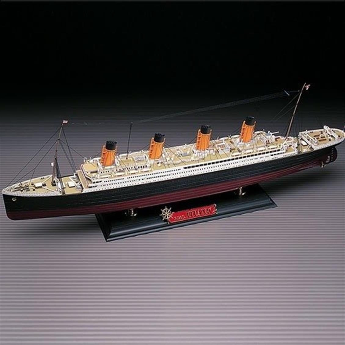 Academy 14215 1/400 Ölçek, The White Star Liner Titanic Yolcu Gemisi, Plastik Model Kiti