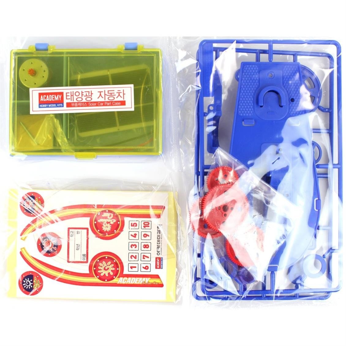 Academy 18114 Güneş enerjisi ile çalışan araba kiti, Plastik Model Kiti