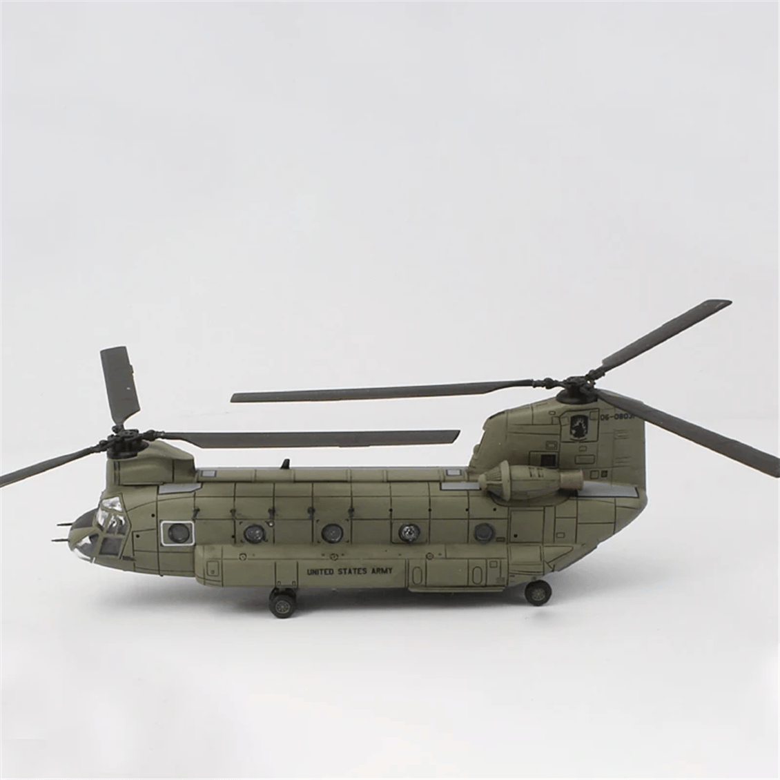 Academy12624 1/144 Ölçek, CH-47D/F/J/HC.Mk.1 (4 nations) Askeri Helikopter, Plastik Model Kiti