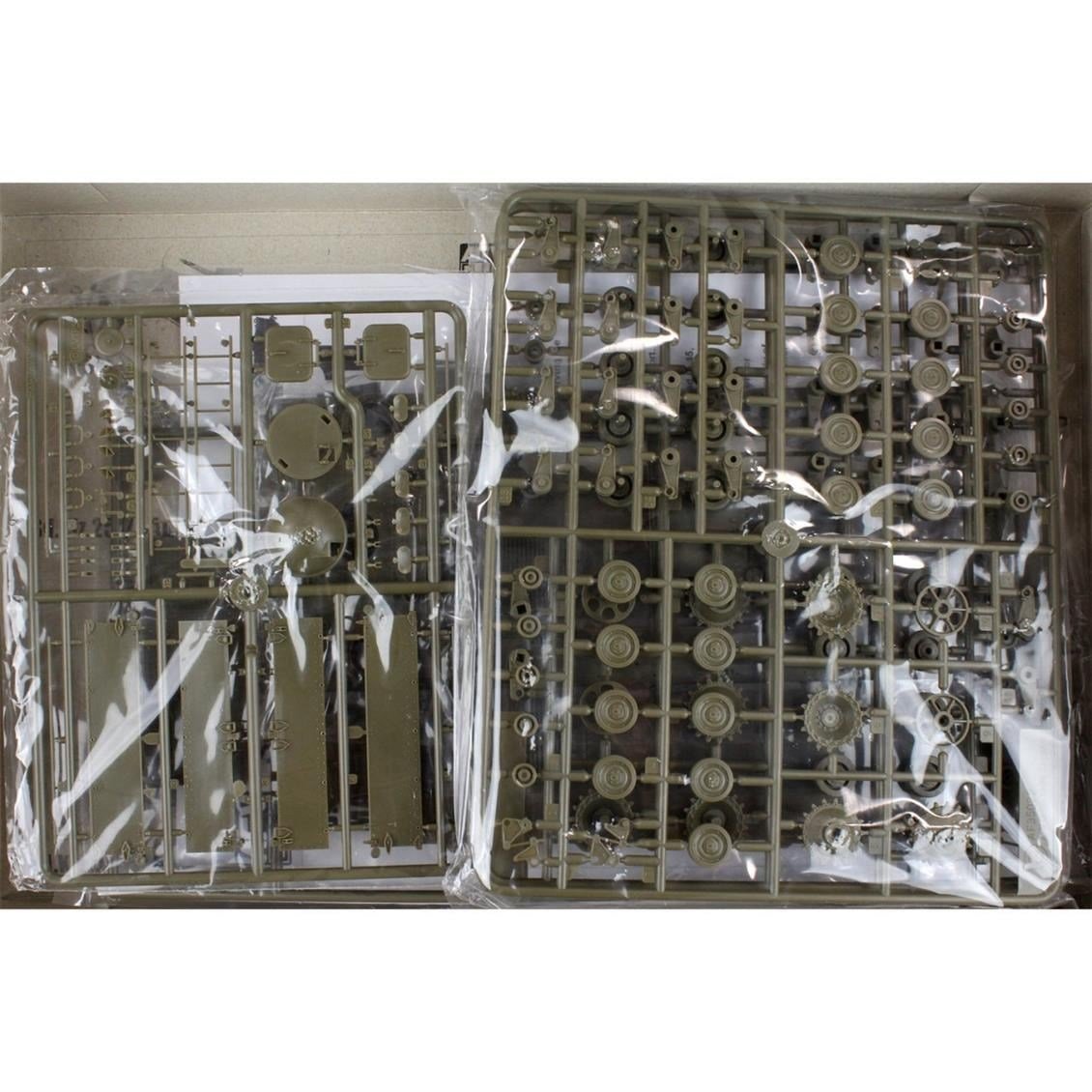 AFV Club AF35022 1/35 Ölçek, LVTP5 Amfibik Paletli Personel Taşıyıcı, Plastik Model kiti