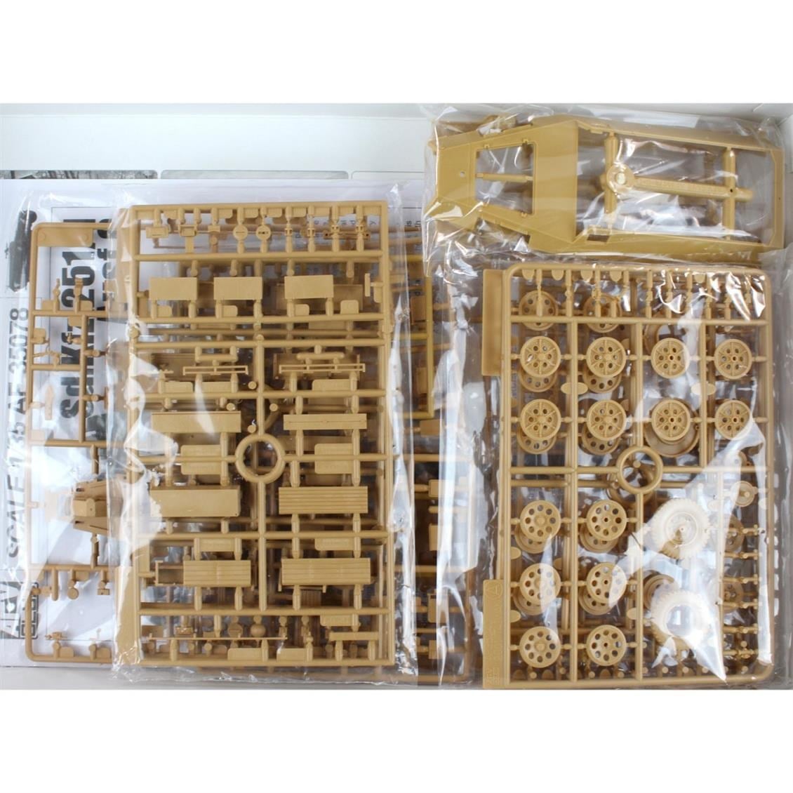 AFV Club AF35078 1/35 Ölçek, Sd.Kfz.251/1 Ausf.C Tank, Plastik Model kiti
