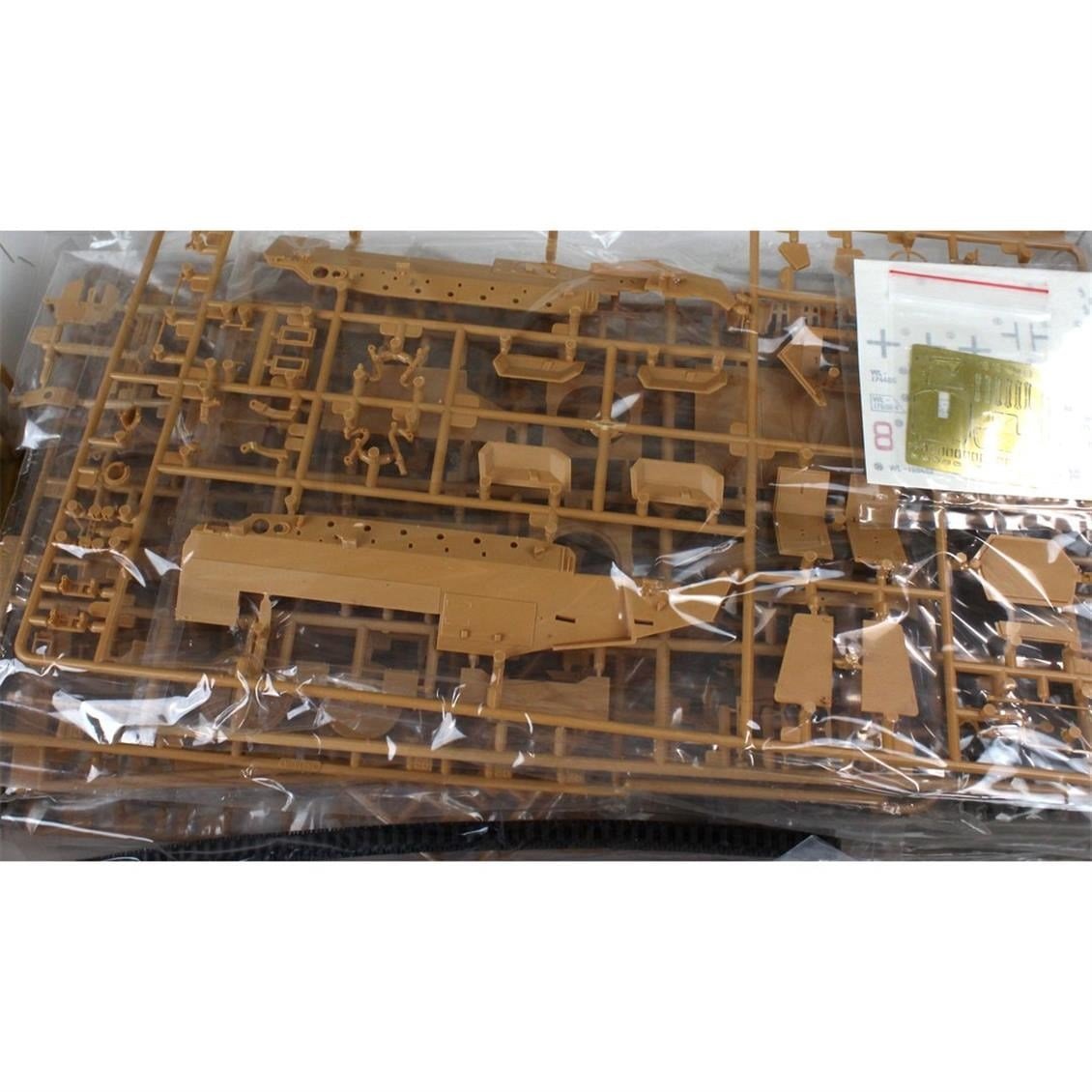 AFV Club AF35118 1/35 Ölçek, Sd.Kfz. 251/17 Lufwaffenausführung Tank, Plastik Model kiti