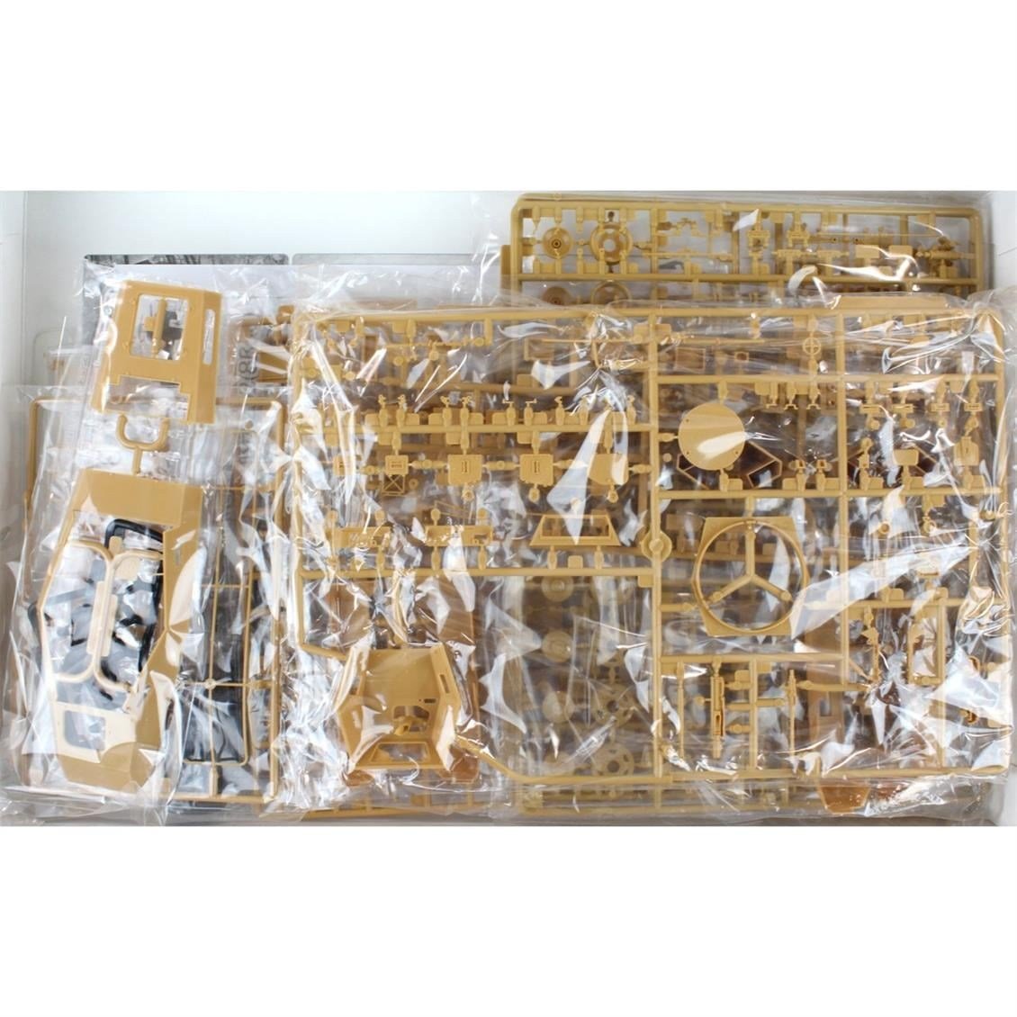 AFV Club AF35232 1/35 Ölçek, Sd.Kfz.232 Schwere Panzerspähwagen Sd.Kfz.232 8-Rad Early Type Tank, Plastik Model kiti