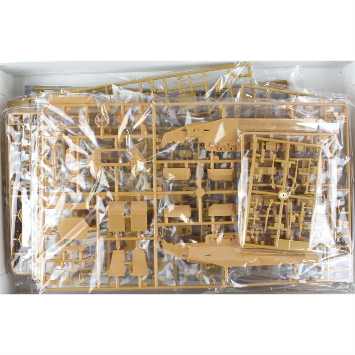 AFV Club AF35251 1/35 Ölçek, Sd.Kfz. 251/9 Ölçek, Ausf. C Early type half-track Askeri Araç, Plastik Model kiti