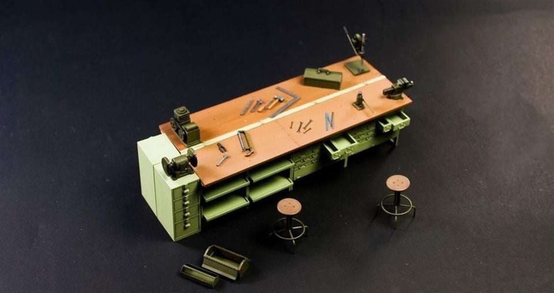 AFV Club AF35302 1/35 Ölçek, US Army Workbench & Tool Set, Plastik Model kiti