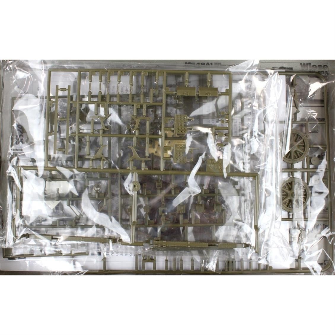 AFV Club AF35S24 1/35 Ölçek, LeFH18M Topu, Plastik Model kiti