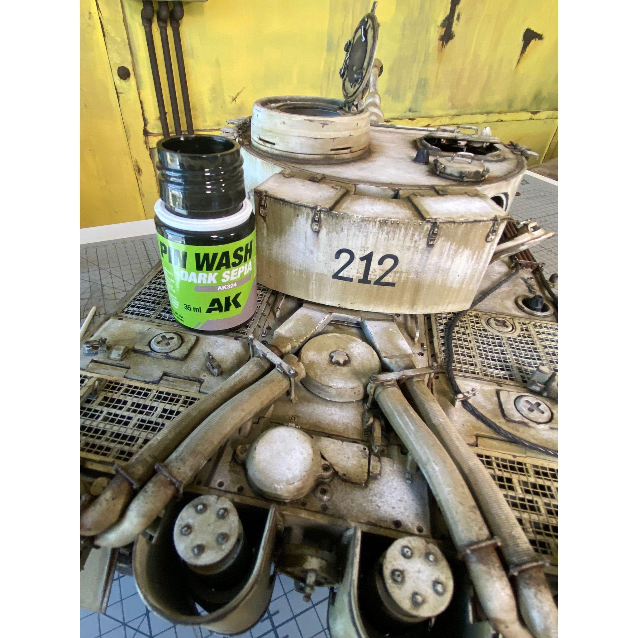 AK 326 35 ml. Siyah, Eskitme Efekti, PIN Wash Serisi Enamel Model Boyası