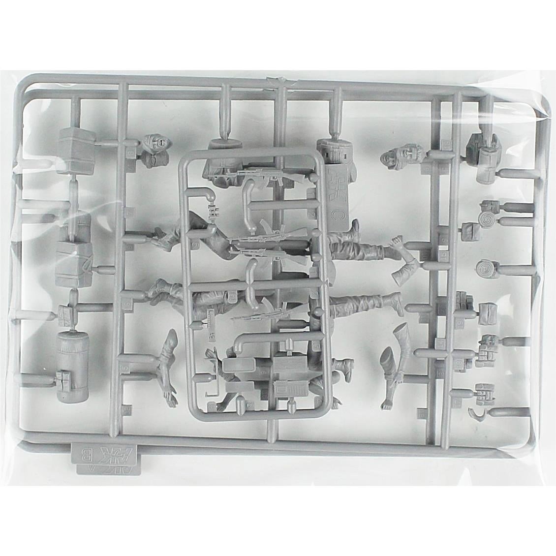 AK 35017 1/35 Ölçek, 4 Adet Teknik Mürettebat, Plastik Figür Kiti