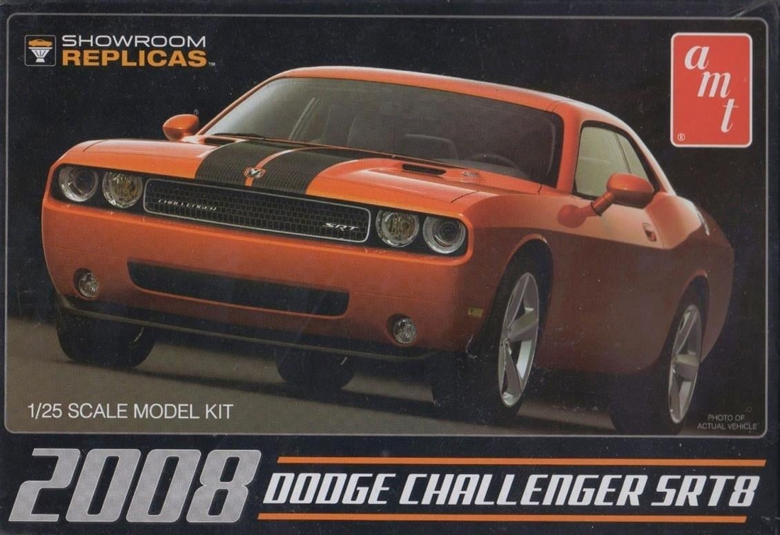 AMT 615 1/25 Ölçek, 2008 Dodge Challenger SRT8