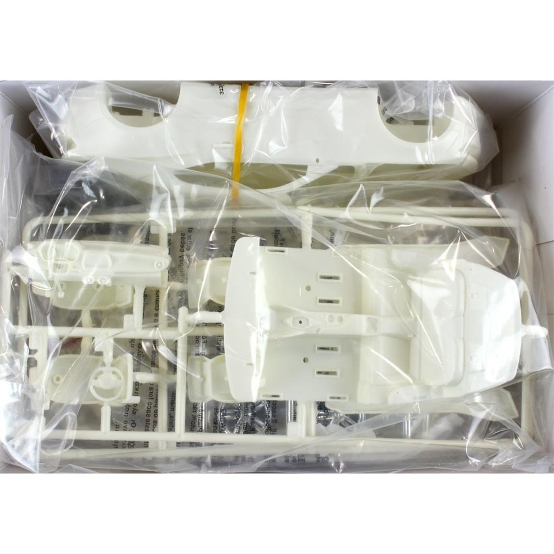 AMT 978M 1/25 Ölçek, 2016 Chevy Camaro SS Araba, Plastik Model kiti