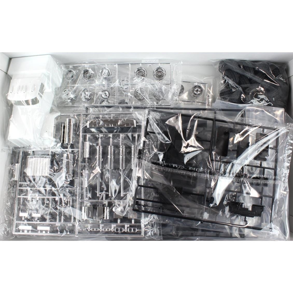 Aoshima 03066 1/28 Knight Rider Trailer Truck, Plastik Model kiti