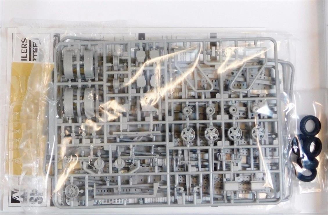 Aoshima 05260 1/24 Ölçek, Brian James Trailers A4 Transporter, Plastik Model kiti