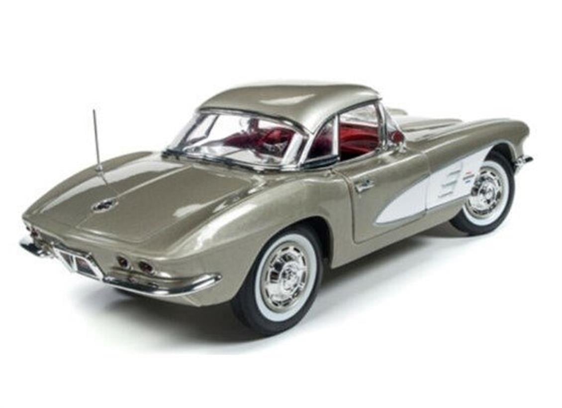 Autoworld 1151 1/18 Ölçek, 1961 Chevy Corvette, Gri-Gümüş, Sergilemeye Hazır Metal Araba Modeli