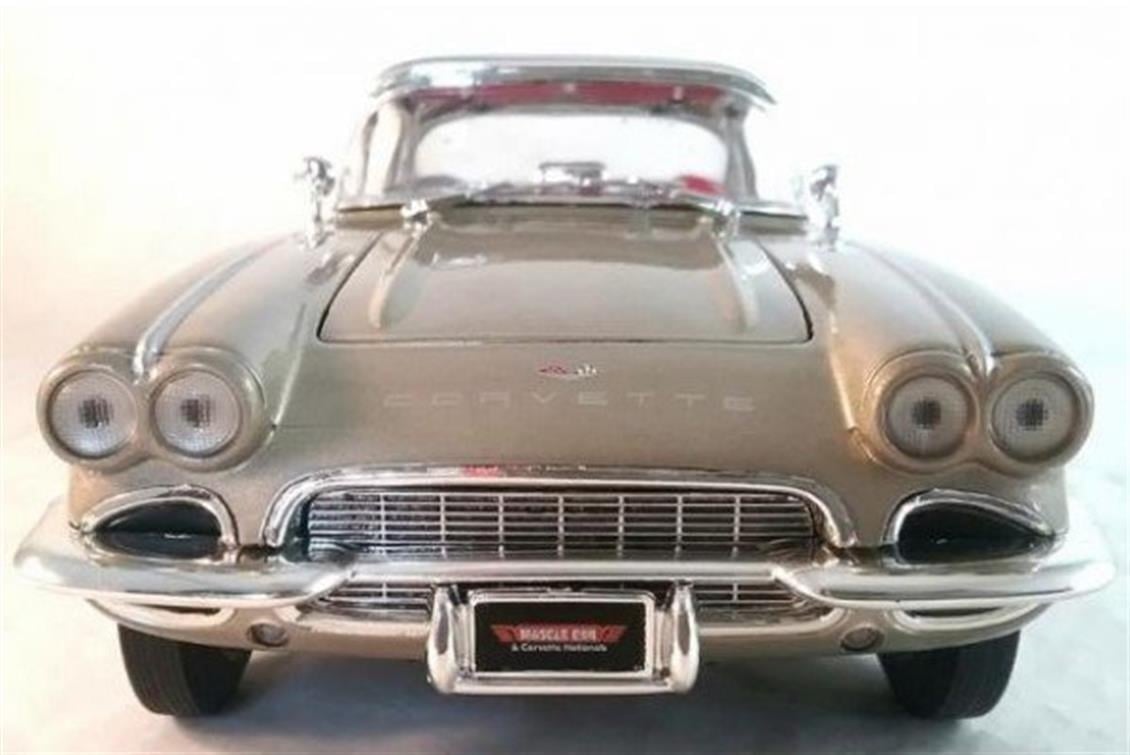 Autoworld 1151 1/18 Ölçek, 1961 Chevy Corvette, Gri-Gümüş, Sergilemeye Hazır Metal Araba Modeli