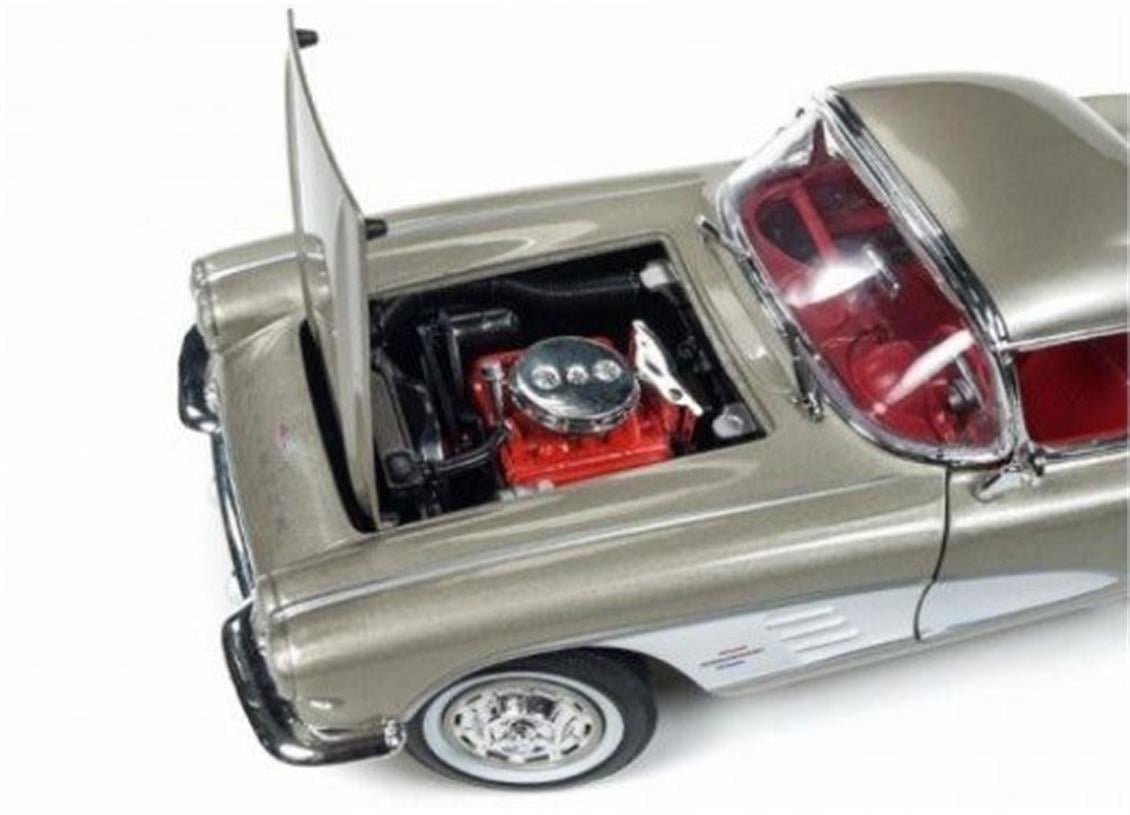 Autoworld 1151 1/18 Ölçek, 1961 Chevy Corvette, Gri-Gümüş, Sergilemeye Hazır Metal Araba Modeli