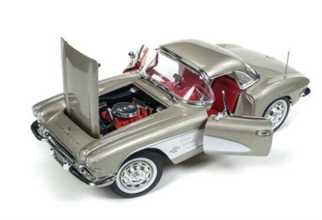 Autoworld 1151 1/18 Ölçek, 1961 Chevy Corvette, Gri-Gümüş, Sergilemeye Hazır Metal Araba Modeli