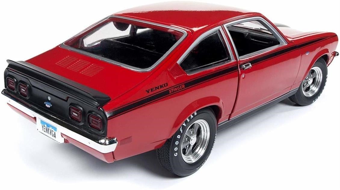 Autoworld 1156 1/18 Ölçek, 1972 Chevrolet Vega Yenko Stinger, Kırmızı, Sergilemeye Hazır Metal Araba Modeli