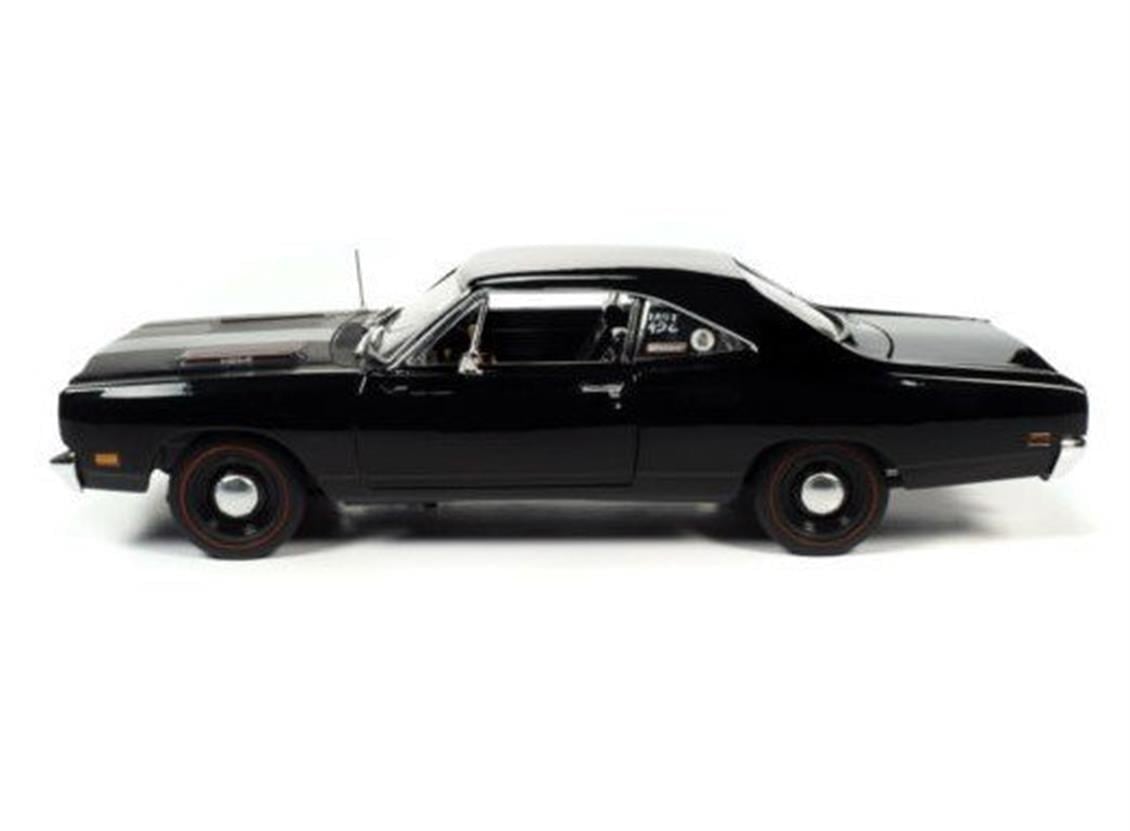Autoworld 1213 1/18 Ölçek, 1969 Plymouth Roadrunner Sert Tavan, Siyah, Sergilemeye Hazır Metal Araba Modeli