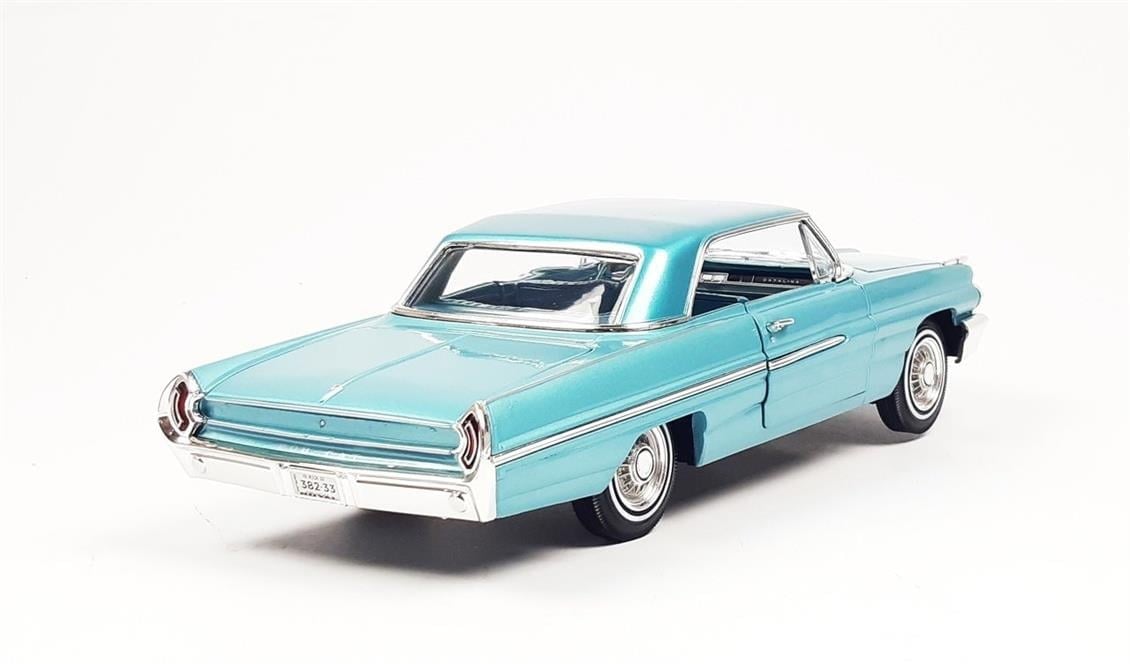 AutoWorld AMM1212 1/18 Ölçek, 1962 Pontiac Royal Bobcat Catalina, Aquamarine, Sergilemeye Hazır Metal Araba Modeli