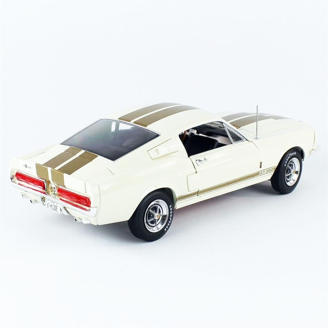 AutoWorld AMM1227 1/18 Ölçek, 1967 Shelby GT-350, Wimbledon White, Sergilemeye Hazır Metal Araba Modeli