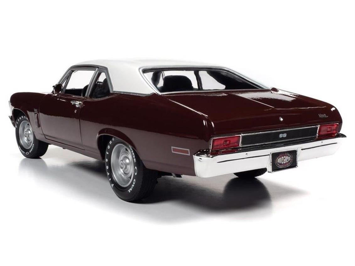 AutoWorld AMM1230 1/18 Ölçek, 1970 Chevy Nova SS 396 (MCACN Class of 1970), Black Cherry, Sergilemeye Hazır Metal Araba Modeli
