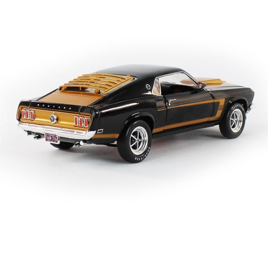 AutoWorld AMM1251 1/18 Ölçek, 1969 Ford Mustang Boss 429 Fastback, Raven Black w/Gold, Sergilemeye Hazır Metal Araba Modeli