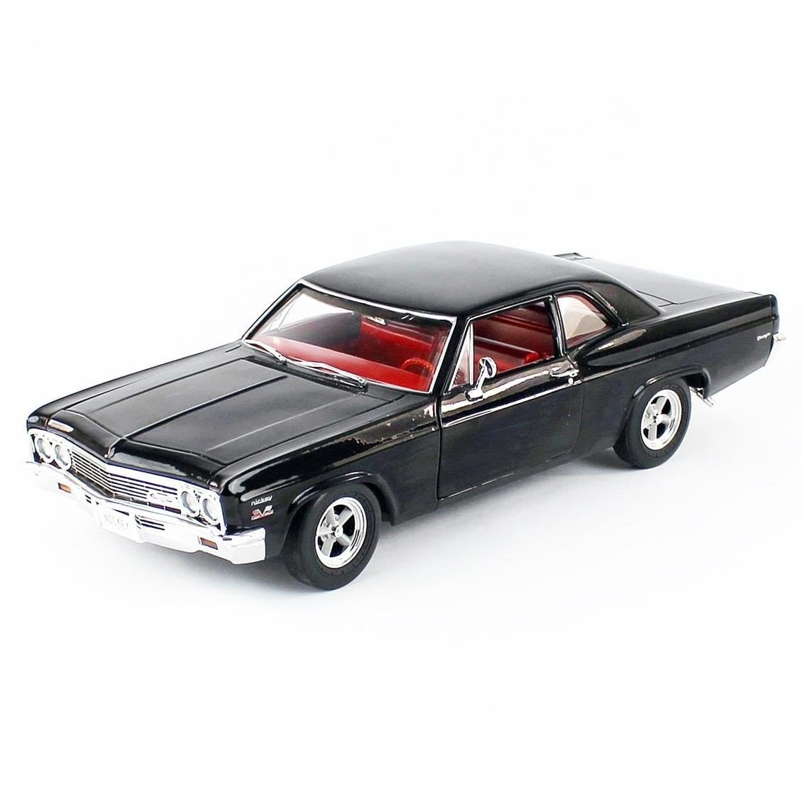 AutoWorld AMM1259 1/18 Ölçek, 1966 Chevy Biscayne Nickey, Black, Sergilemeye Hazır Metal Araba Modeli