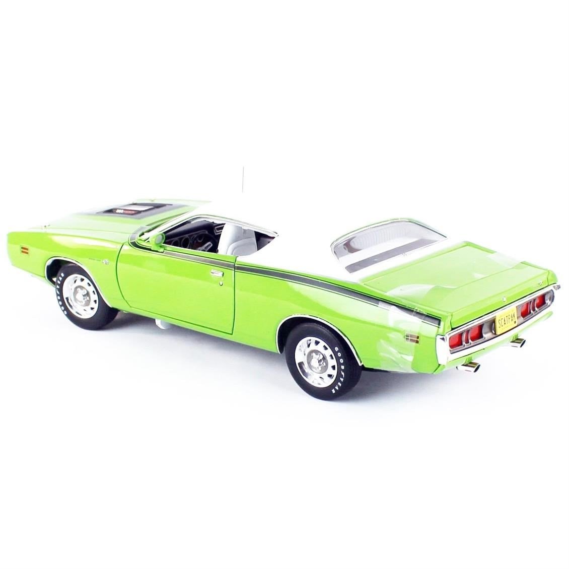 AutoWorld AMM1260 1/18 Ölçek, 1971 Dodge Charger SB CO71, Green White, Sergilemeye Hazır Metal Araba Modeli