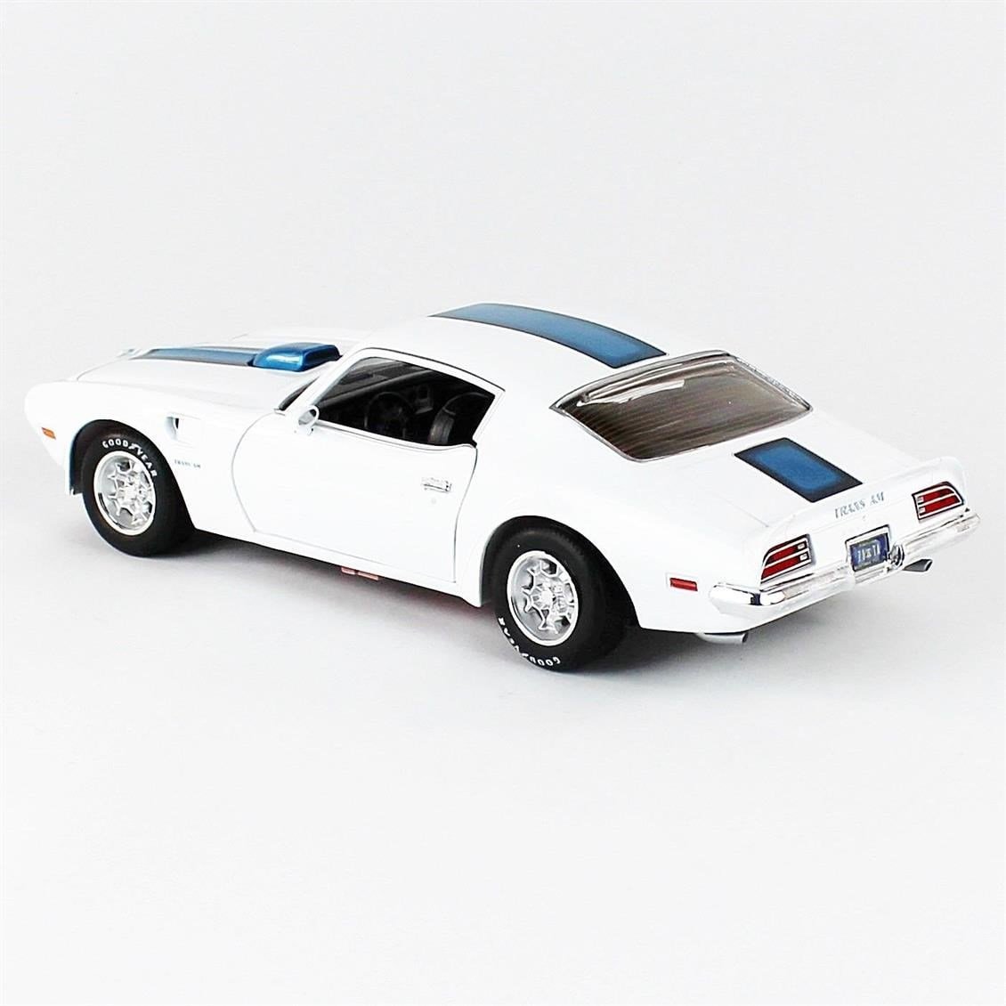 AutoWorld AMM1267 1/18 Ölçek, 1971 Pontiac Firebird Trans Am, White, Sergilemeye Hazır Metal Araba Modeli