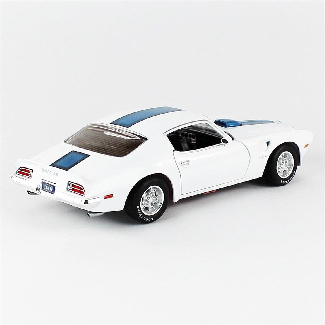 AutoWorld AMM1267 1/18 Ölçek, 1971 Pontiac Firebird Trans Am, White, Sergilemeye Hazır Metal Araba Modeli