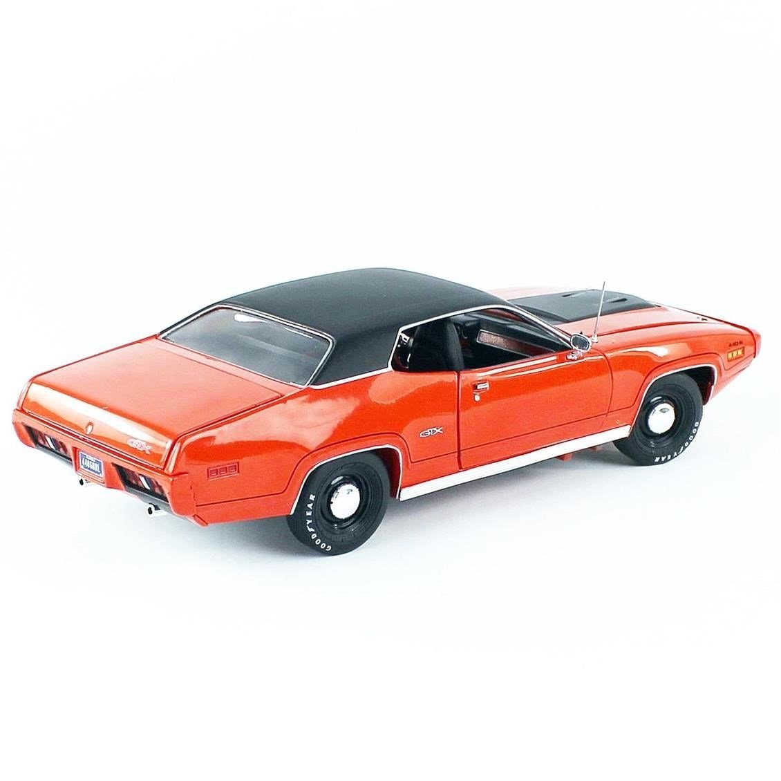 AutoWorld AMM1268 1/18 Ölçek, 1971 Plymouth GTX, Red, Sergilemeye Hazır Metal Araba Modeli