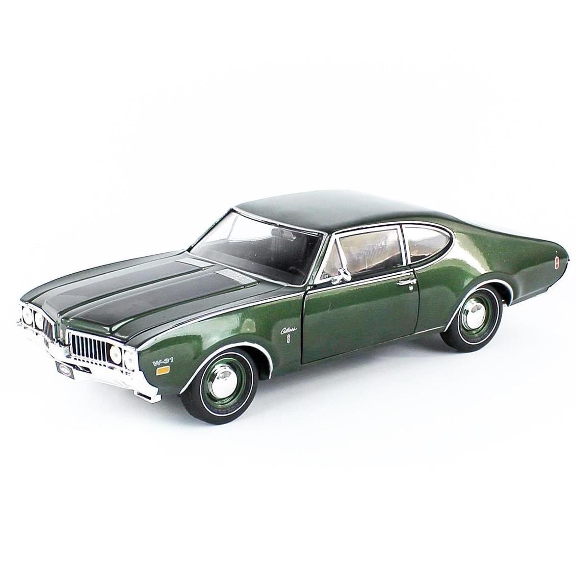 AutoWorld AMM1271 1/18 Ölçek, 1969 Olds Cutlass W31 MCACN, Glade Green, Sergilemeye Hazır Metal Araba Modeli