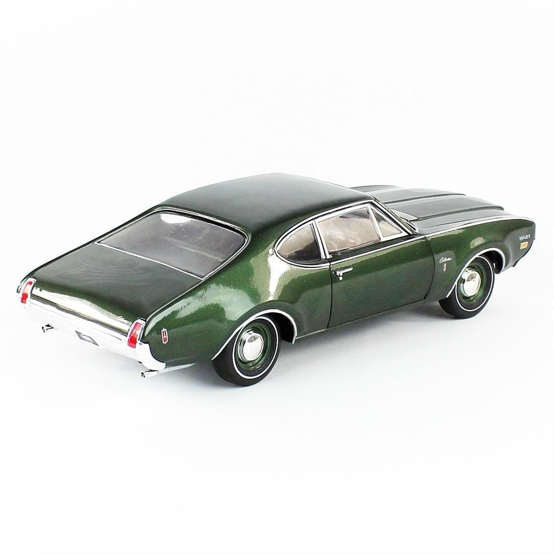 AutoWorld AMM1271 1/18 Ölçek, 1969 Olds Cutlass W31 MCACN, Glade Green, Sergilemeye Hazır Metal Araba Modeli