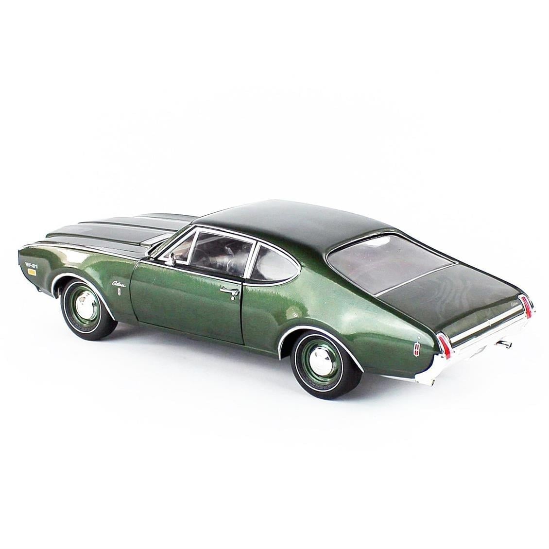 AutoWorld AMM1271 1/18 Ölçek, 1969 Olds Cutlass W31 MCACN, Glade Green, Sergilemeye Hazır Metal Araba Modeli