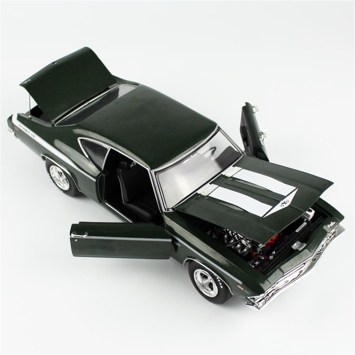 AutoWorld AMM1283 1/18 Ölçek, 1969 Yenko Performance Chevy Chevelle Hardtop, Koyu yeşil, Sergilemeye Hazır Metal Araba Modeli