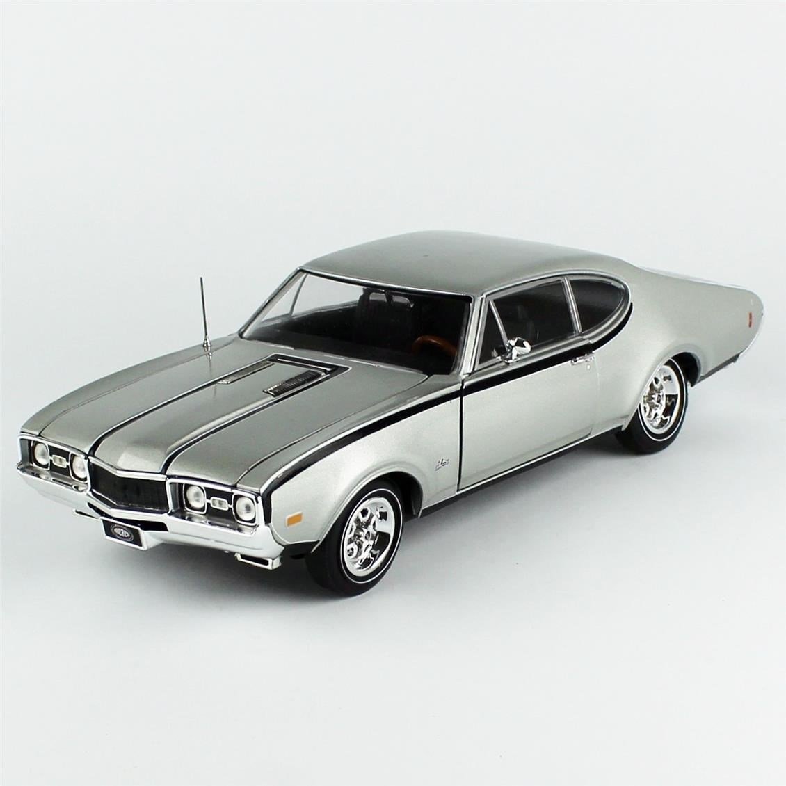 AutoWorld AMM1287 1/18 Ölçek, 1968 Oldsmobile Hurst Olds 2-Door Post (MCACN), Sergilemeye Hazır Metal Araba Modeli