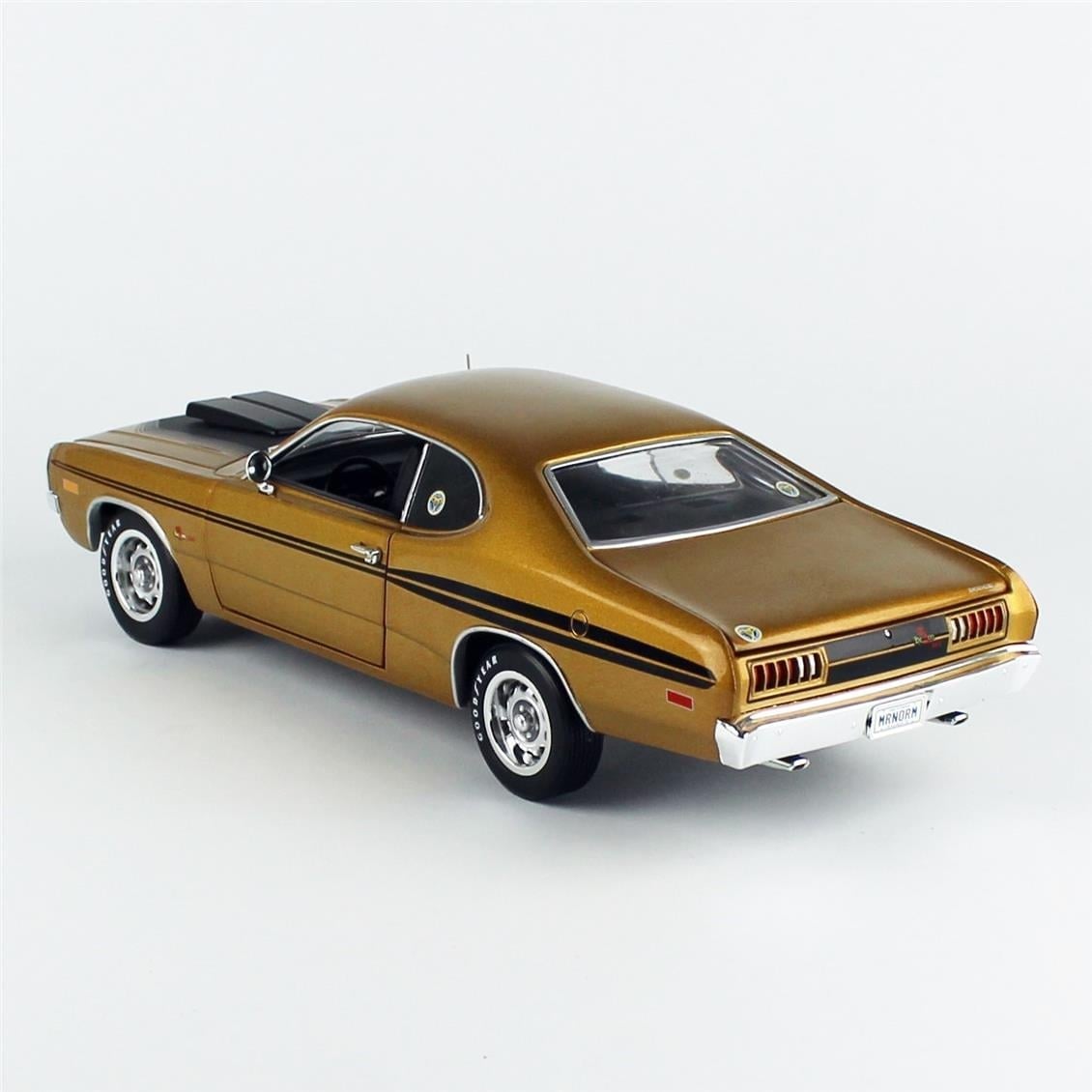 AutoWorld AMM1294 1/18 Ölçek, 1972 Dodge Demon GSS (Mr. Norms), GY8 Gold Metallic, Sergilemeye Hazır Metal Araba Modeli