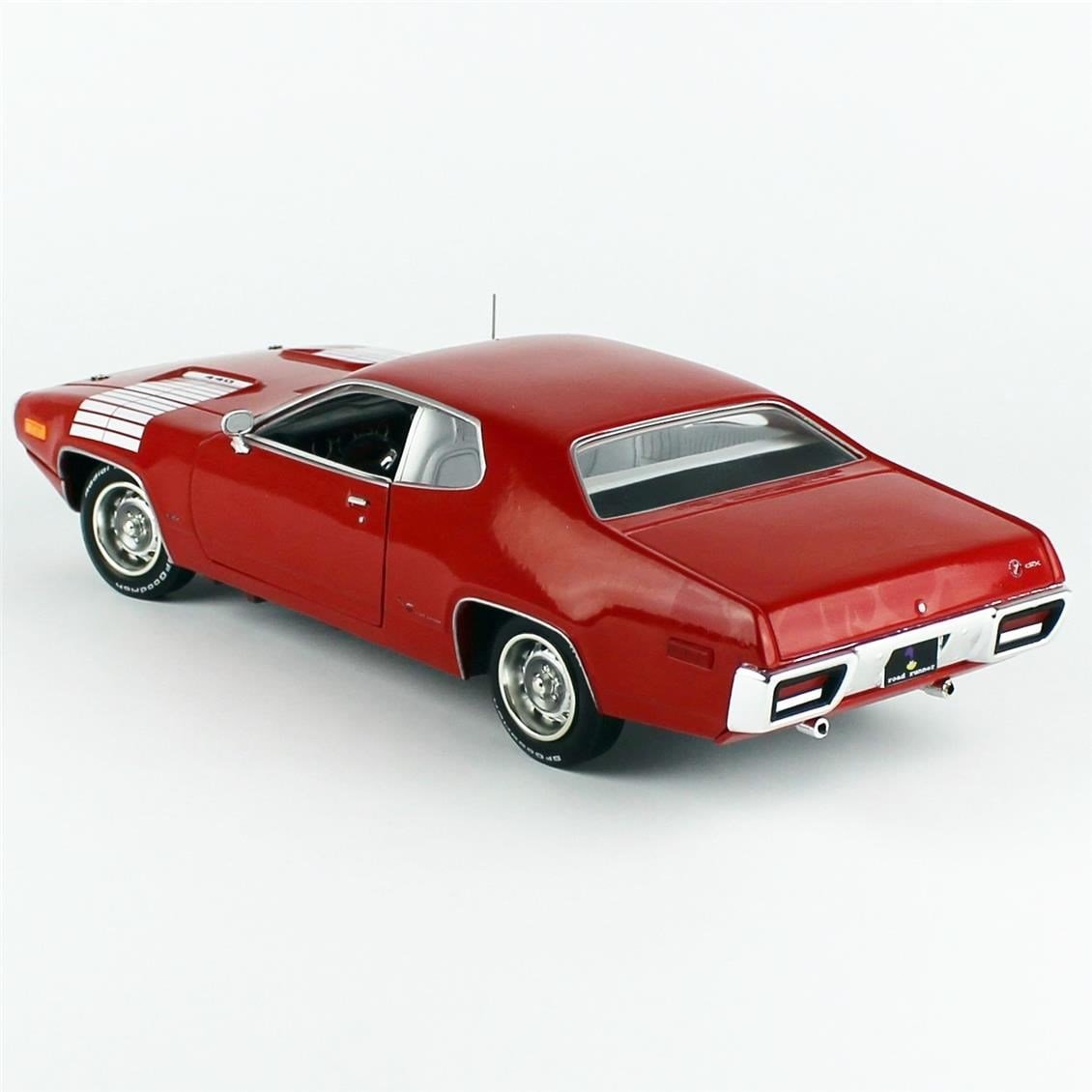 AutoWorld AMM1299 1/18 Ölçek, 1972 Plymouth Road Runner GTX, Red, Sergilemeye Hazır Metal Araba Modeli