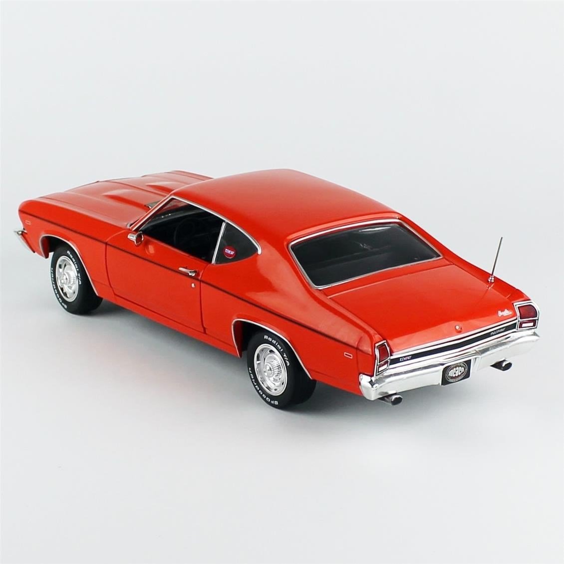 AutoWorld AMM1307 1/18 Ölçek,1969 Chevrolet Chevelle COPO (MCACN), Sergilemeye Hazır Metal Araba Modeli