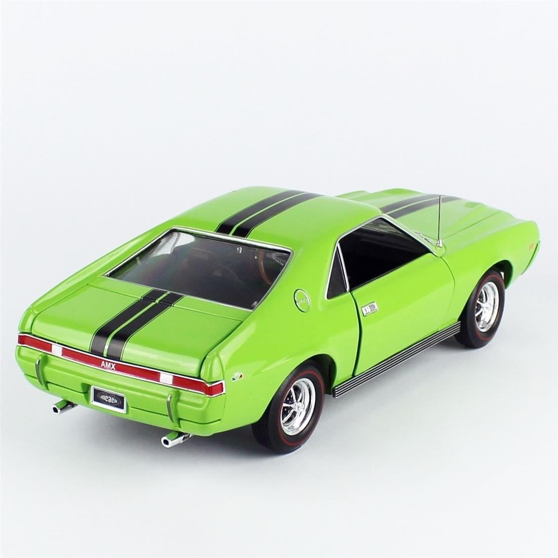 AutoWorld AMM1313 1/18 Ölçek, 1969 AMC AMX Hardtop, Big Bad Green, Sergilemeye Hazır Metal Araba Modeli