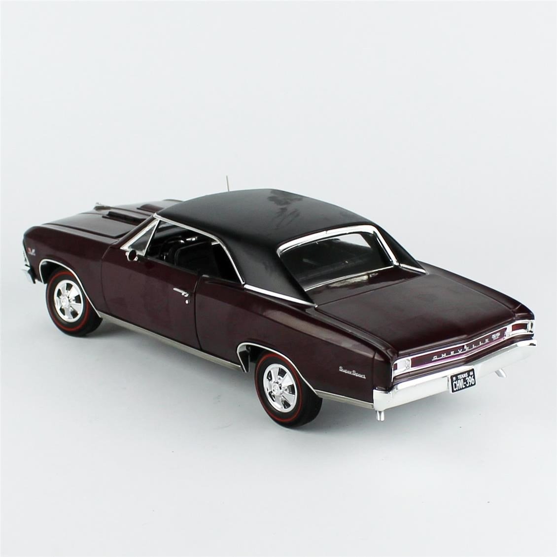 AutoWorld AMM1343 1/18 Ölçek, 1966 Chevrolet Chevelle SS396, Sergilemeye Hazır Metal Araba Modeli