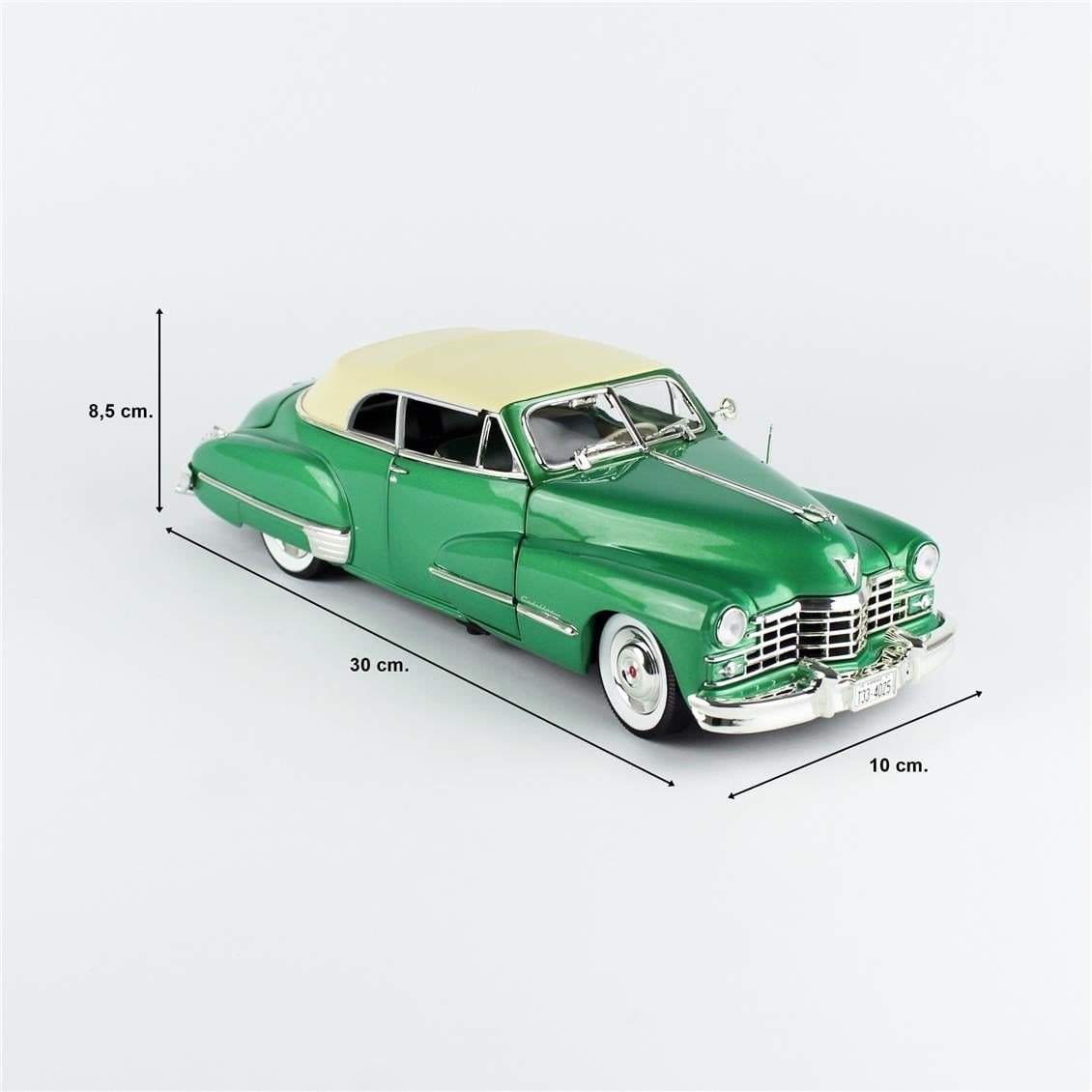 AutoWorld AW315 1/18 Ölçek, 1947 Cadillac Series 62 Cabriolet, Ardsley Green, Sergilemeye Hazır Metal Araba Modeli