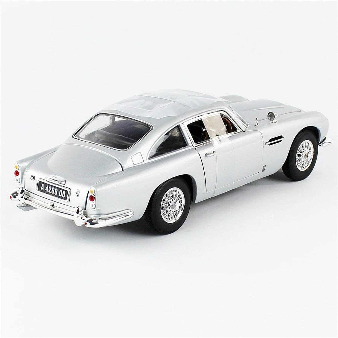 AutoWorld AWSS131 1/18 Ölçek, 1965 James Bond Aston Martin No Time To Die, Silver, Sergilemeye Hazır Metal Araba Modeli