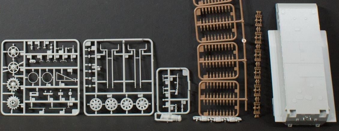 Bronco CB35174 1/35 Ölçek, Versuchsflakwagen 8.8cm Flak 37 auf S, Plastik Model kiti
