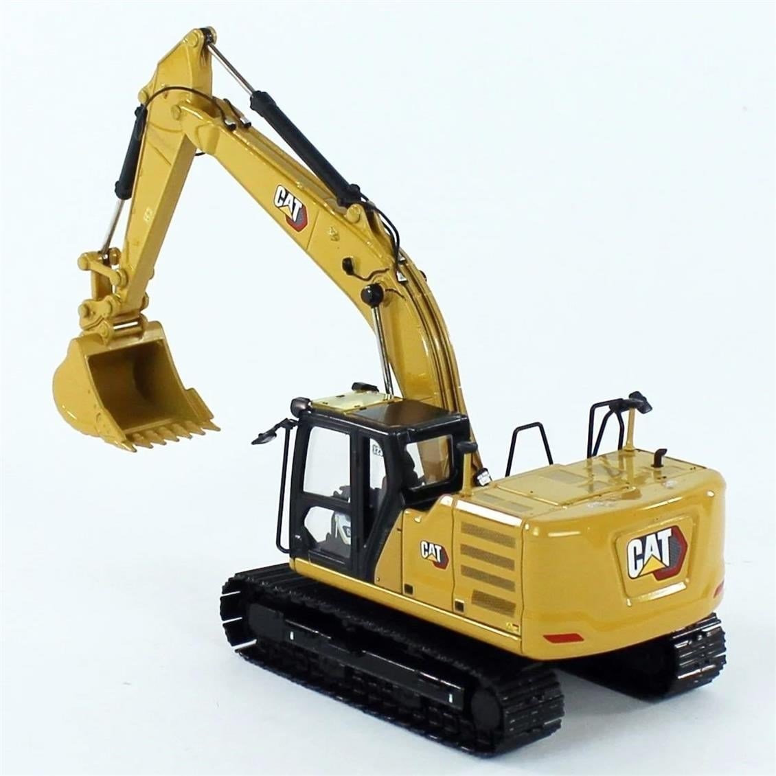 Diecast Masters 85657 1/50 Ölçek, Cat 323 Ekskavatör, 4 Farklı Ataşmanlı, Sergilemeye Hazır Metal İş Makinası Modeli