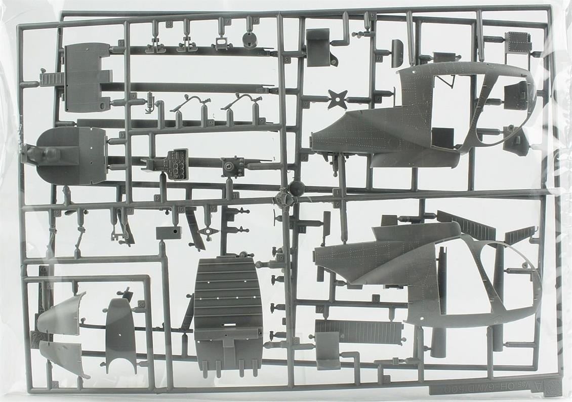 Dragon 3310 1/35 Ölçek, OH-6A Cayuse Mürttebatlı Helikopter Plastik Model Kiti