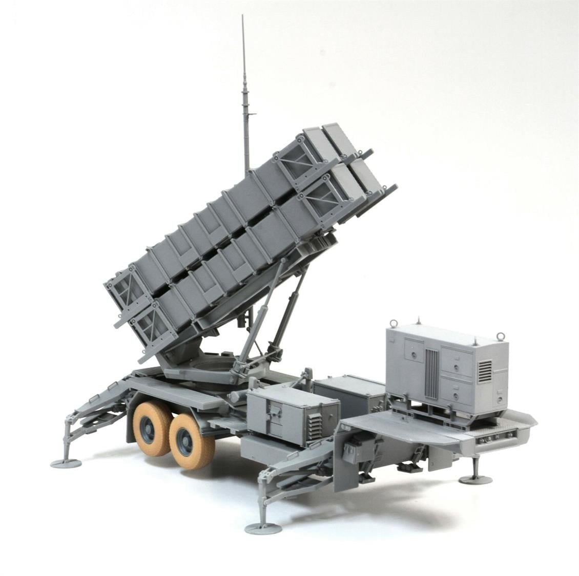 Dragon 3604 1/35 Ölçek, MIM-104C Patriot Füze Sistemi M901, Plastik Model Kiti