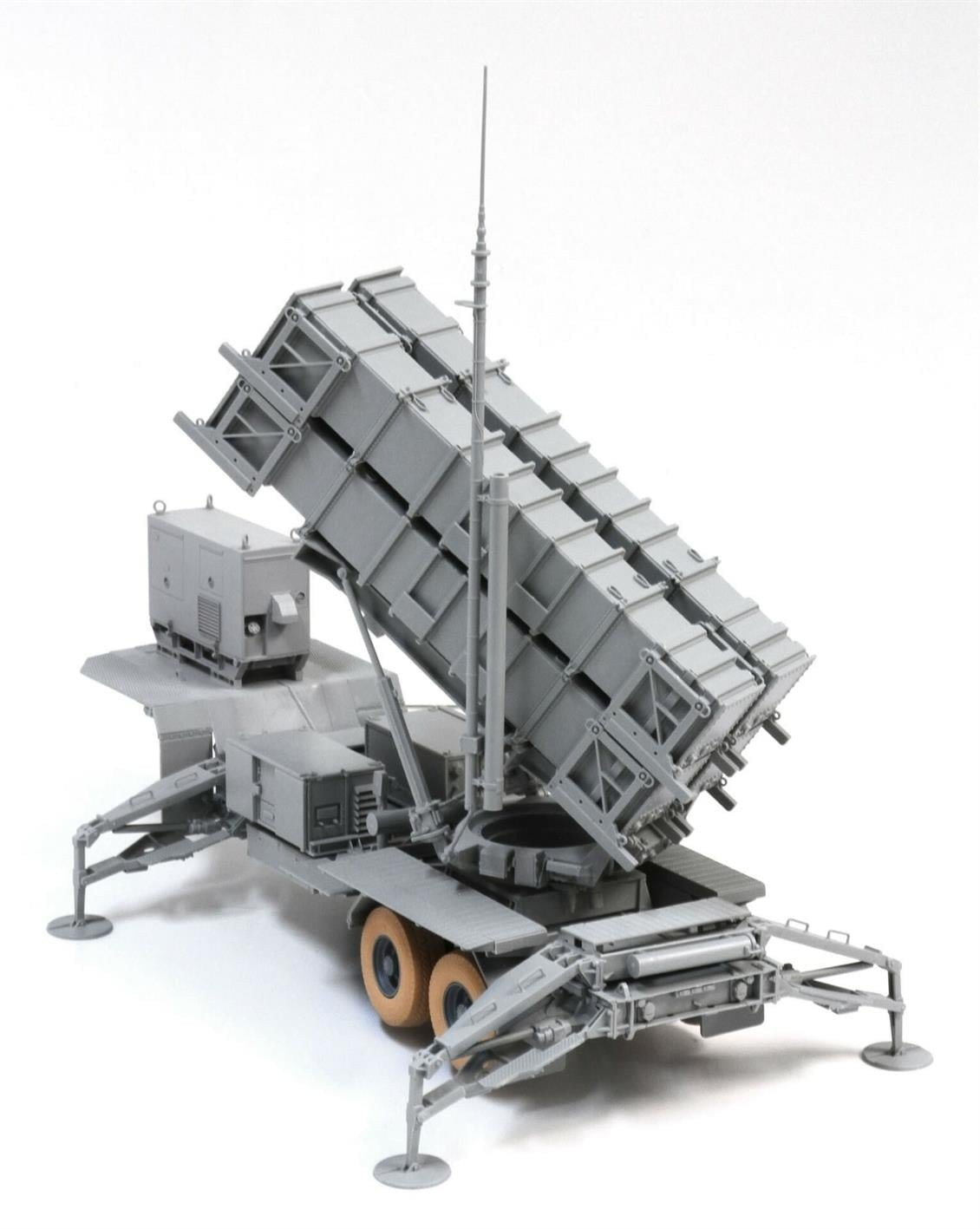 Dragon 3604 1/35 Ölçek, MIM-104C Patriot Füze Sistemi M901, Plastik Model Kiti
