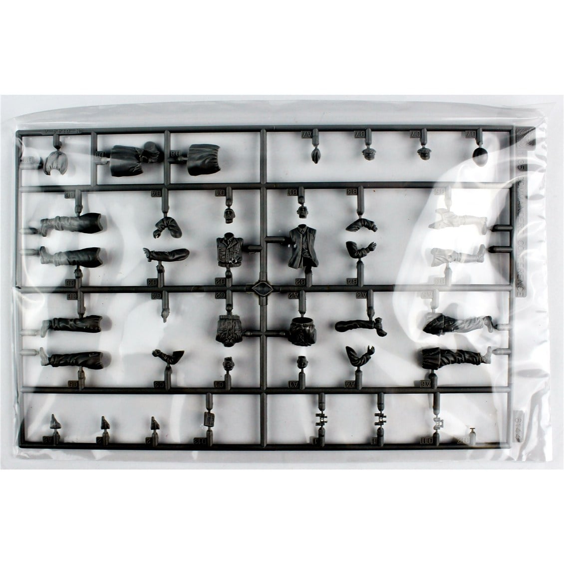Dragon 6144 1/35 Ölçek, 4 adet Tank Komutanı Toplantısı (Kharkow 1943) Figürleri, Plastik Model Kiti
